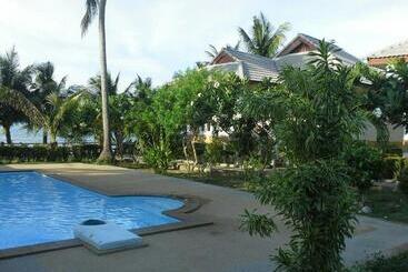 هتل Krisada Beach Resort