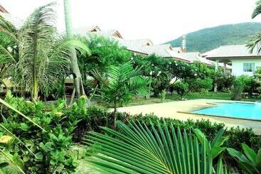 هتل Krisada Beach Resort