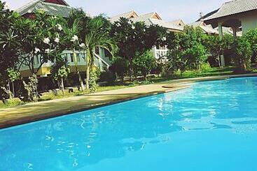 هتل Krisada Beach Resort