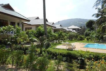 هتل Krisada Beach Resort