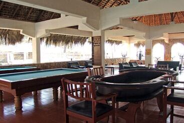 هتل Mar Paraiso Queen