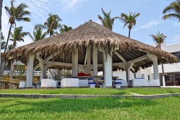 هتل Mar Paraiso Queen