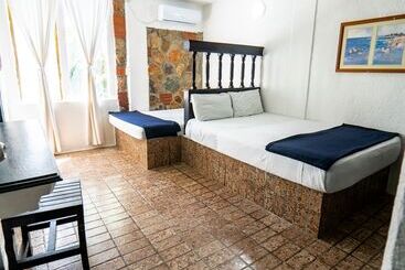 هتل Mar Paraiso Queen