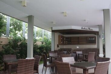 هتل Monticello Tagaytay