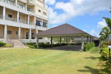 هتل Monticello Tagaytay