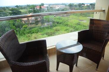 هتل Monticello Tagaytay