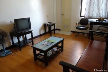 هتل Ruemango Apartelle And Suites