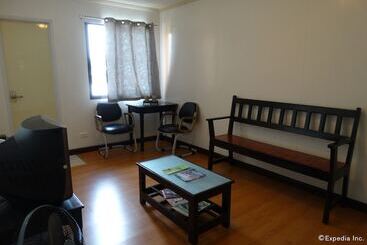 هتل Ruemango Apartelle And Suites