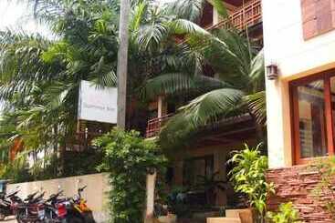 هتل Summer Inn