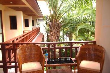 هتل Summer Inn