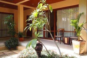 هتل Summer Inn