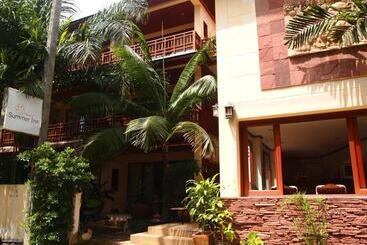 هتل Summer Inn