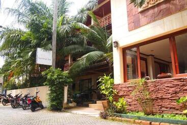 هتل Summer Inn