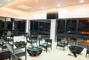 هتل The Peak Boutique