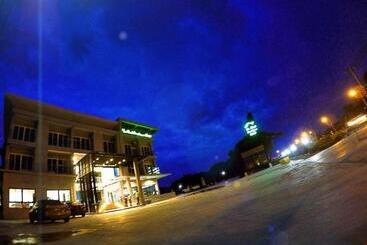 هتل The Peak Boutique