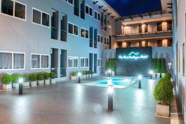 هتل The Peak Boutique