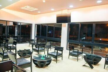 هتل The Peak Boutique