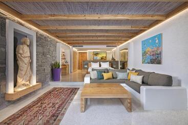 هتل Titanic Luxury Collection Bodrum