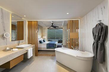 هتل Titanic Luxury Collection Bodrum