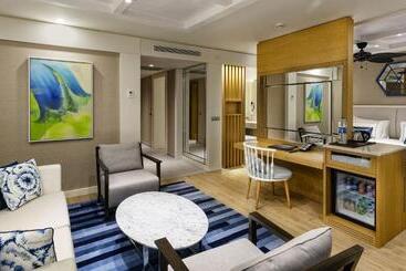 هتل Titanic Luxury Collection Bodrum