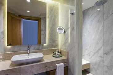 هتل Titanic Luxury Collection Bodrum