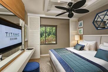 هتل Titanic Luxury Collection Bodrum