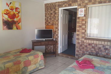 مُتل Bronco Motor Inn