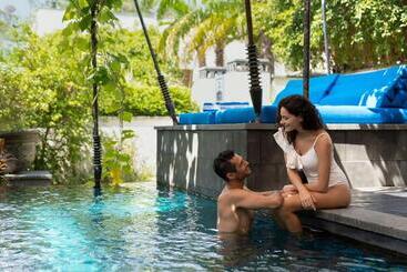 استراحتگاه The St. Regis Langkawi