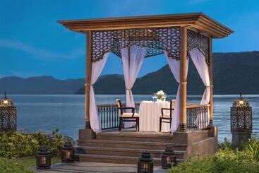 استراحتگاه The St. Regis Langkawi