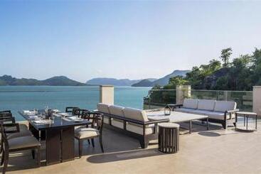 استراحتگاه The St. Regis Langkawi