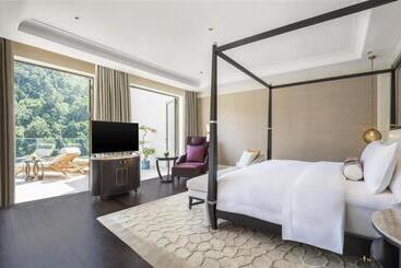 استراحتگاه The St. Regis Langkawi