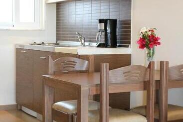Sea Melody Beach Hotel Apartments
