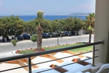 Sea Melody Beach Hotel Apartments