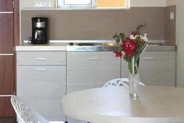 Sea Melody Beach Hotel Apartments