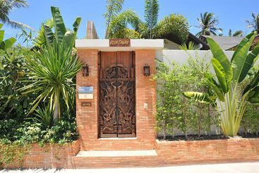 Beachside Villa Tawan