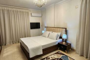 Elite Apartment In Sheraton Heliopolis 5 Minutes From Cairo Airport - Cairo