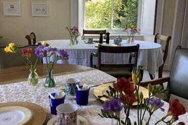 تختخواب و صبحانه Grange Farm