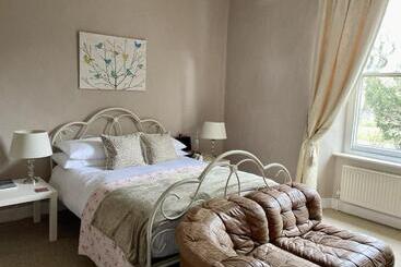 تختخواب و صبحانه Grange Farm
