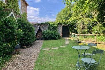 تختخواب و صبحانه Grange Farm