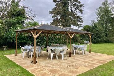 تختخواب و صبحانه Grange Farm