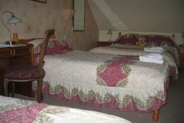 تختخواب و صبحانه Mardon Guest House