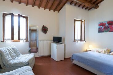 هتل Agriturismo Le Fontanacce