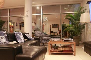 هتل Art House
