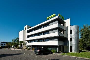 B&b Hotel Pau Zénith
