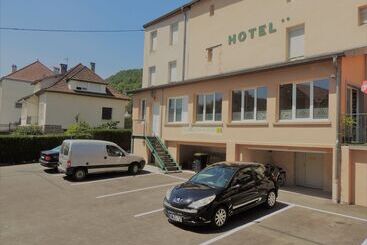Hotel De La Vallee