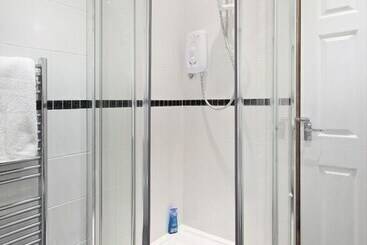 هتل Emporium City Centre Self Catering