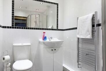 هتل Emporium City Centre Self Catering