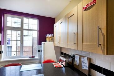 هتل Emporium City Centre Self Catering
