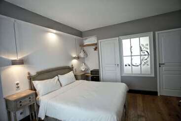هتل Hôtel Henri Iv