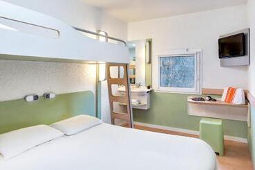 هتل Ibis Budget Courbevoie Paris La Défense